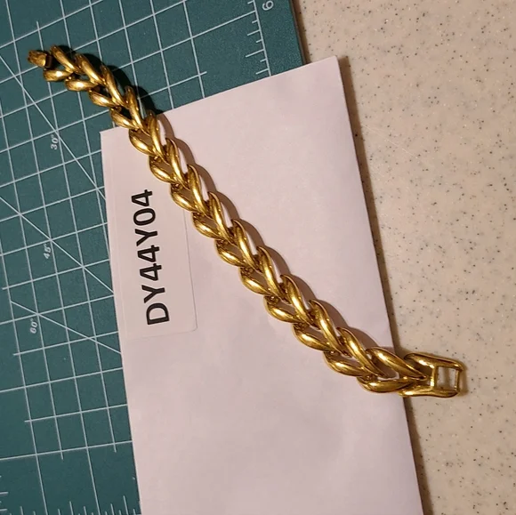Vintage Gold Link Bracelet - Picture 6 of 6